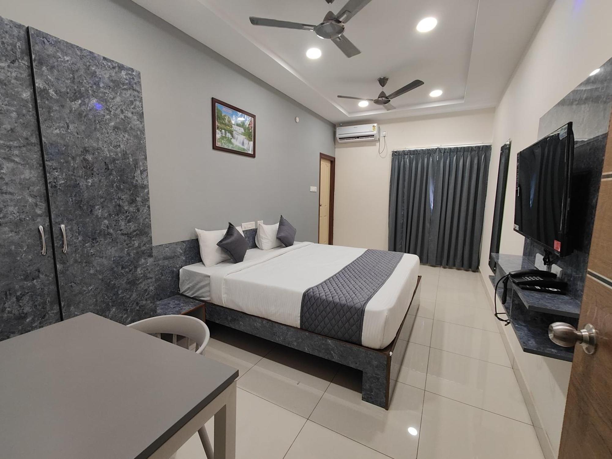 שמשבאד Hotel Aerotel,Hyderabad מראה חיצוני תמונה