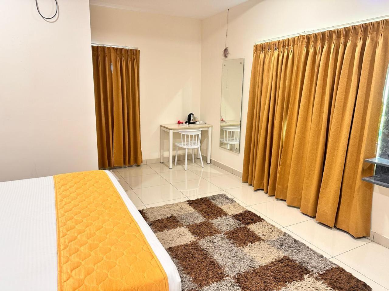 שמשבאד Hotel Aerotel,Hyderabad מראה חיצוני תמונה